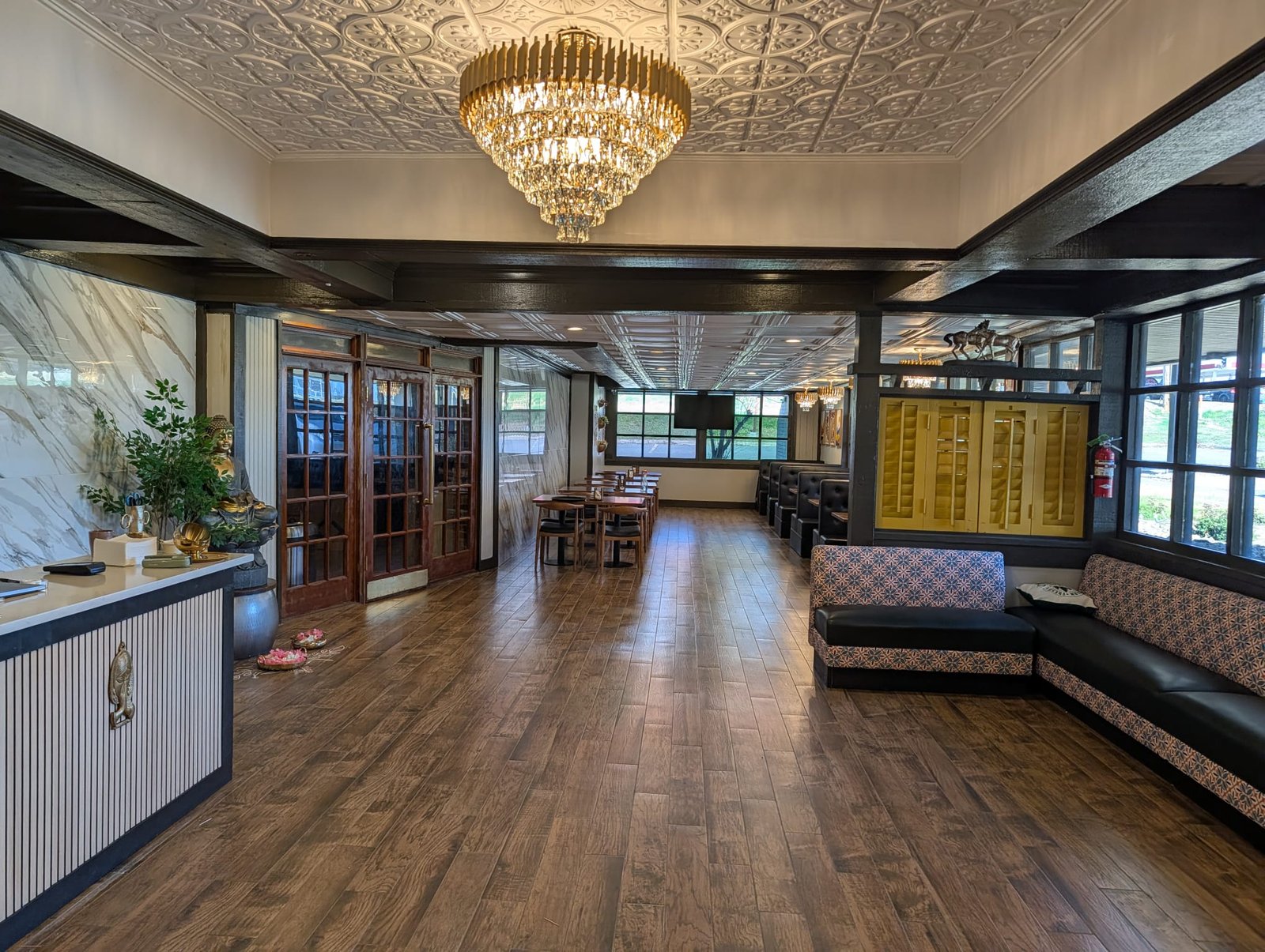 Warm and inviting restaurant atmosphere